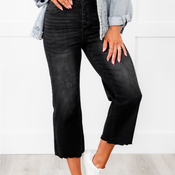 Judy Blue Black High Rise Distressed Raw Hem Cropped Wide Leg Jeans - Picture 6 of 6